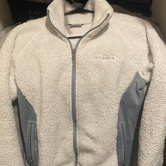 Sweaters - Columbia zip up